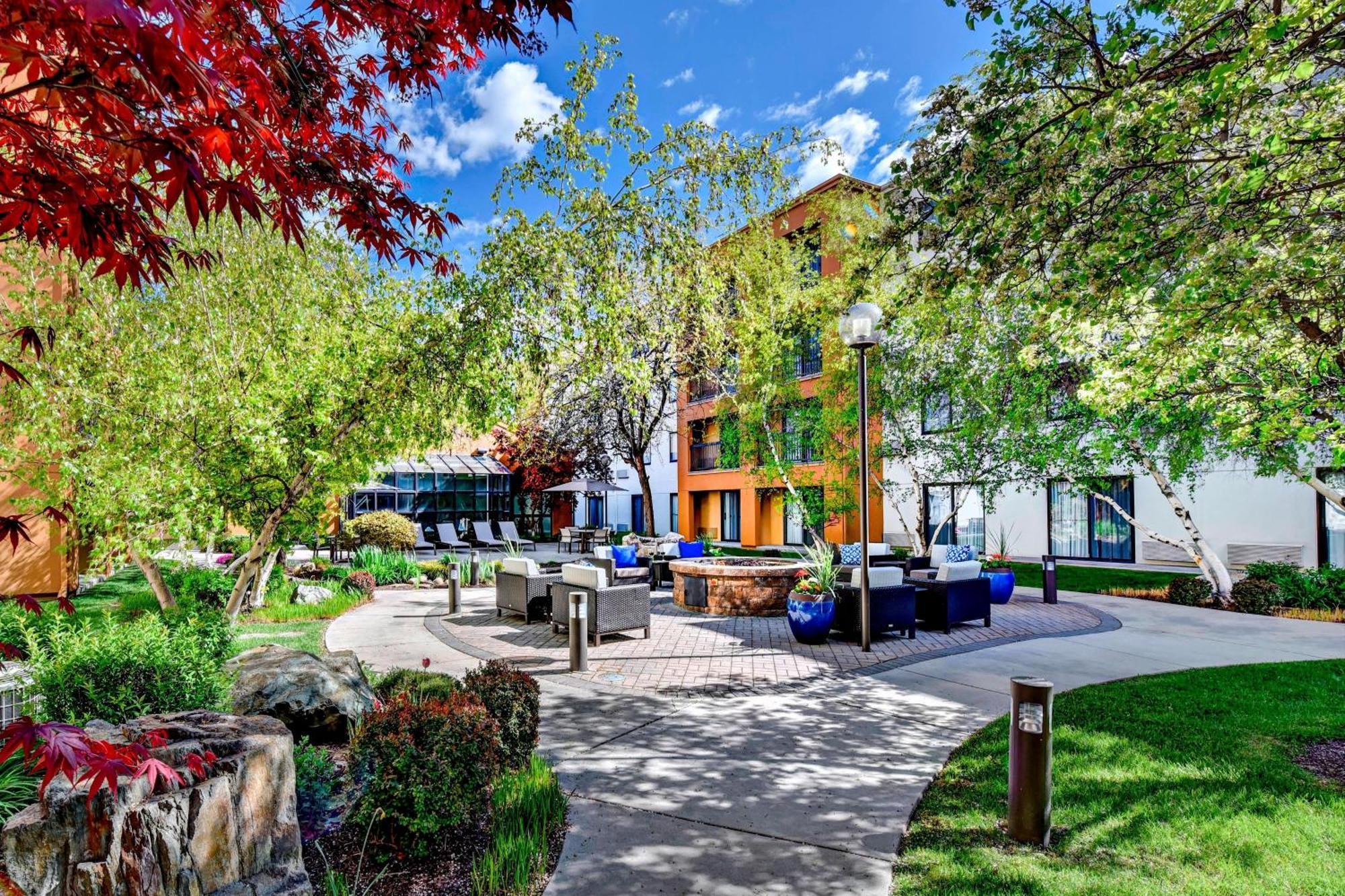 Courtyard Boise Downtown Hotel Bagian luar foto