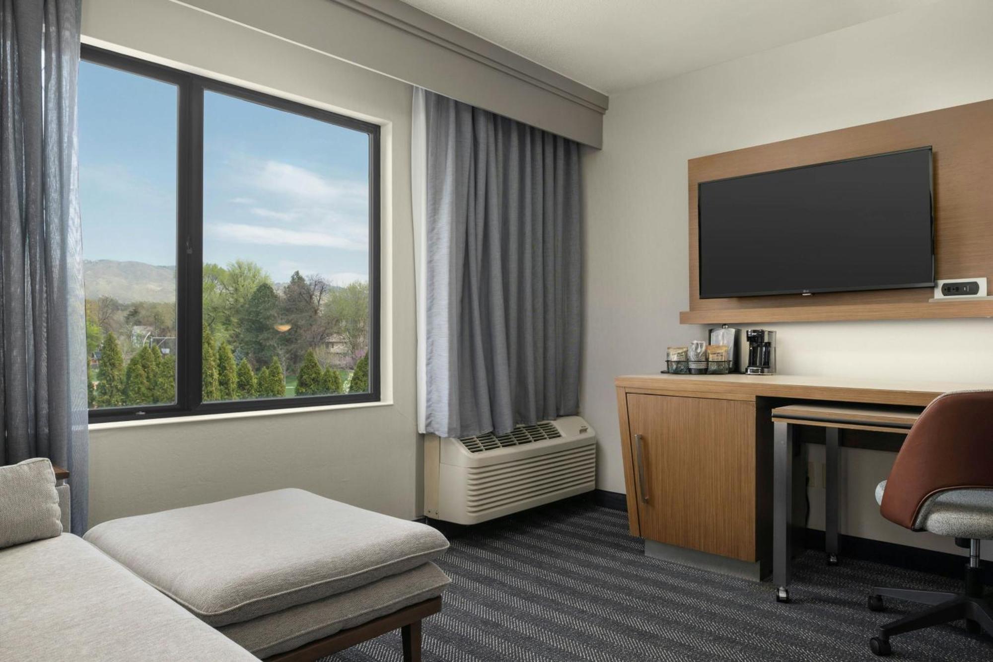 Courtyard Boise Downtown Hotel Bagian luar foto